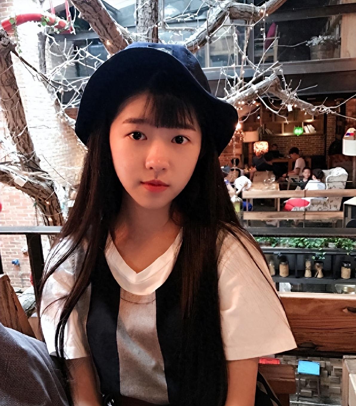 回顾长得又老又幼的女星周冬雨身材干瘦卜冠今老态却屡演少女