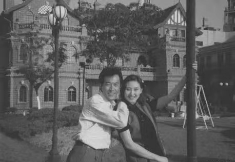回顾曾做过夫妻的演员卢惠光前妻眼熟郑晓宁二婚幸福喜获爱子