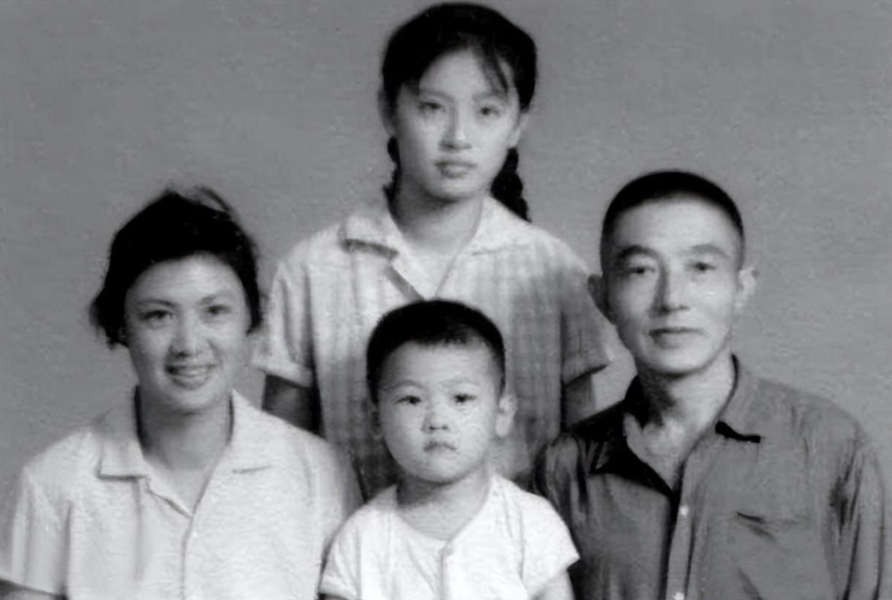 汪嘉伟曾任男排主帅红极一时离婚又再婚如今儿子是他的骄傲