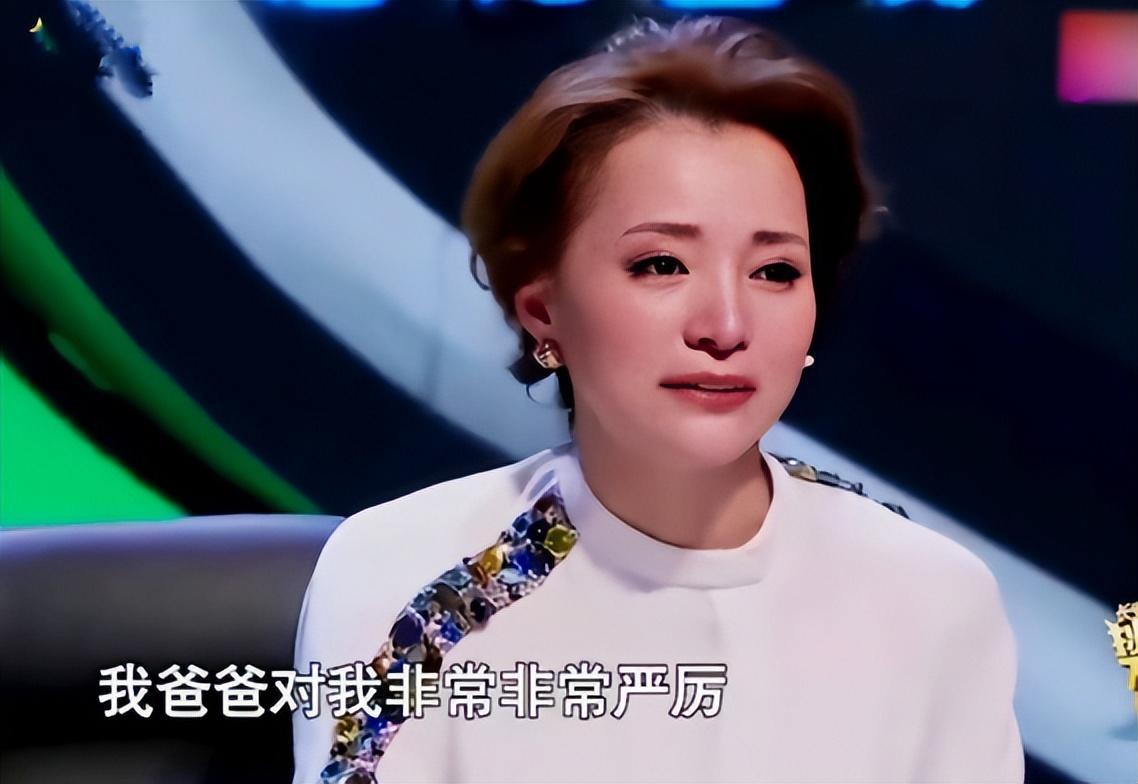 回顾央视一姐到查无此人49岁的董卿终于落到今天这一下场