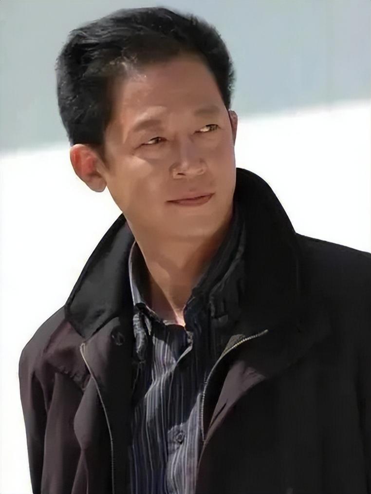 回顾逐渐消失的王志文已走上男演员的另一条人生大路