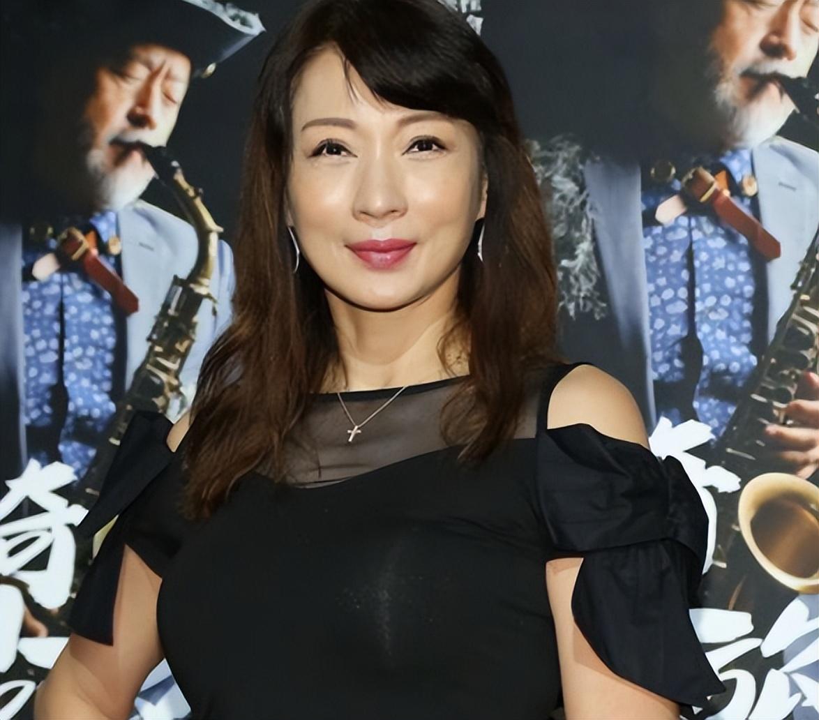 回顾唐伯虎点秋香演员境况差距大2位瘫痪2位过世