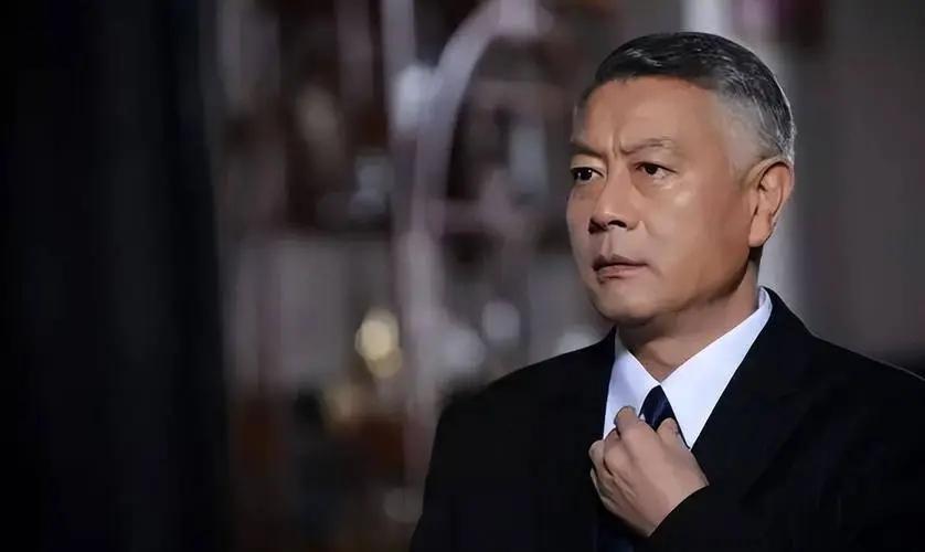 回顾演员巫刚跟前妻离婚后无儿无女晚年和陈瑾作伴