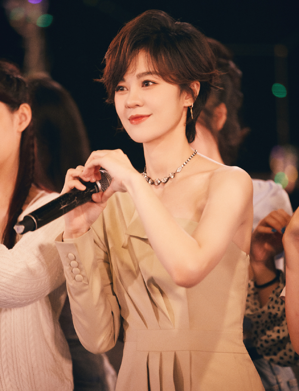 郁可唯的父亲郁京宁女儿41岁仍未婚让他纠结心痛