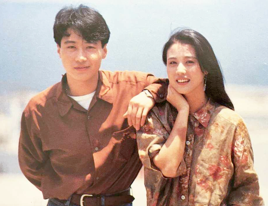 周海媚的第二任男友是黎明.两人恋爱的时候,遭到很多非议.