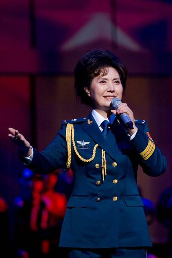 回顾演员温玉娟低调嫁平凡丈夫恩爱几十年晚年生活幸福美满