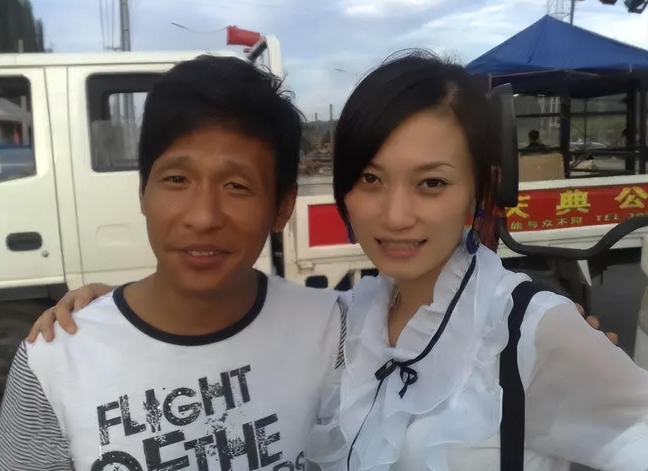 回顾宋小宝成名与前妻离婚转身娶粉丝王雪生双胞胎幸福至今