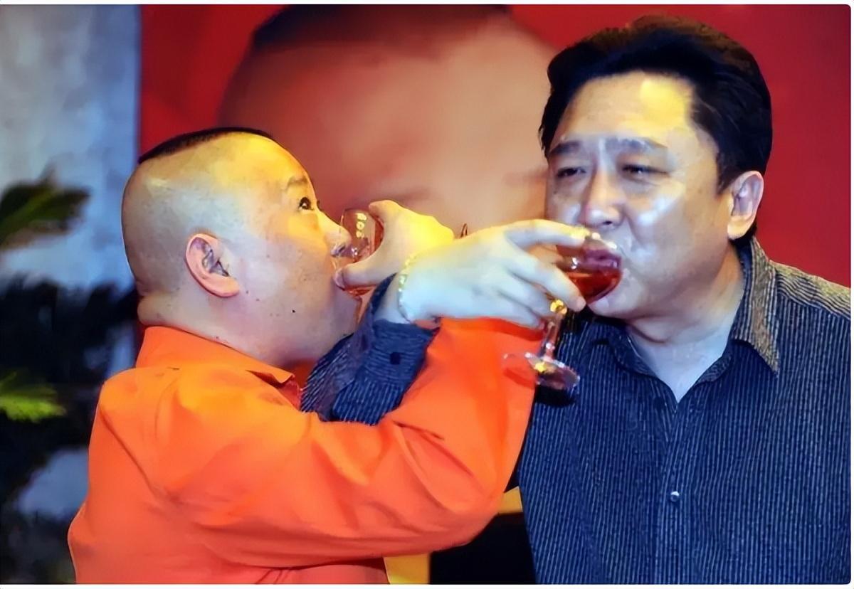同是德云社的元老再看于谦和李菁的现状其实结局早已注定