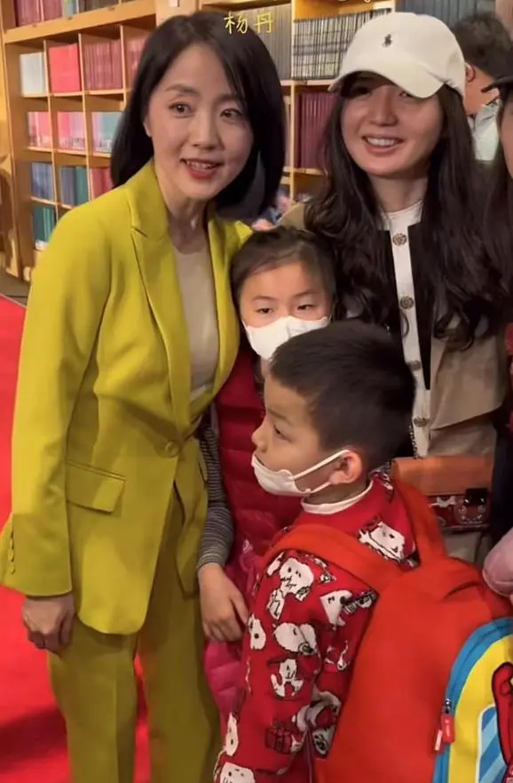 杨丹我这辈子最正确的决定就是在40岁高龄为普通丈夫生儿子