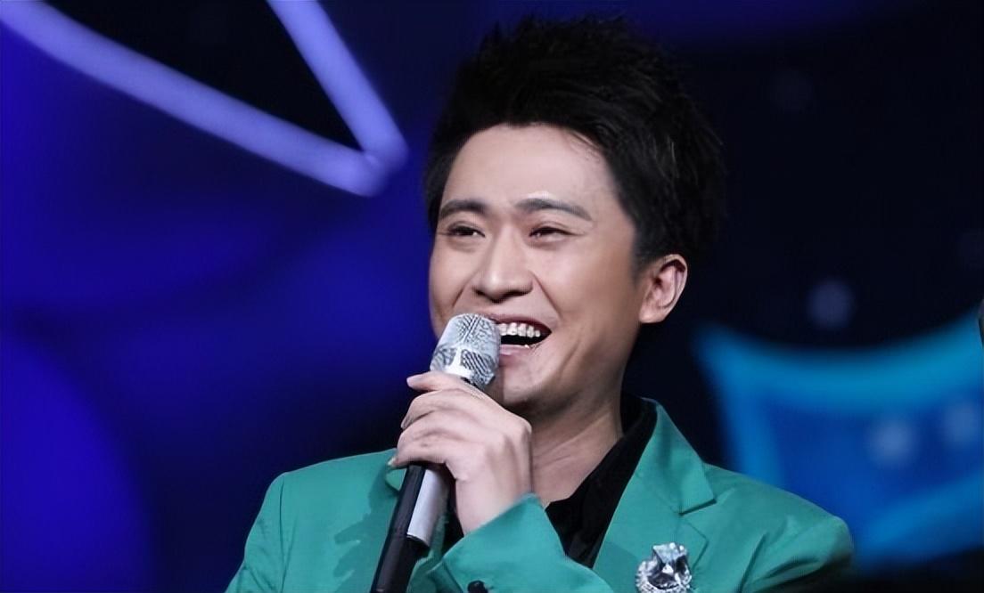 回顾主持杨帆暗恋张蕾8年娶青梅竹马妻子女儿成漏风小棉袄