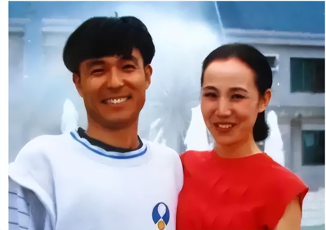 回顾演员谢园二婚娶小17岁邱悦离世两年后小娇妻现状如何