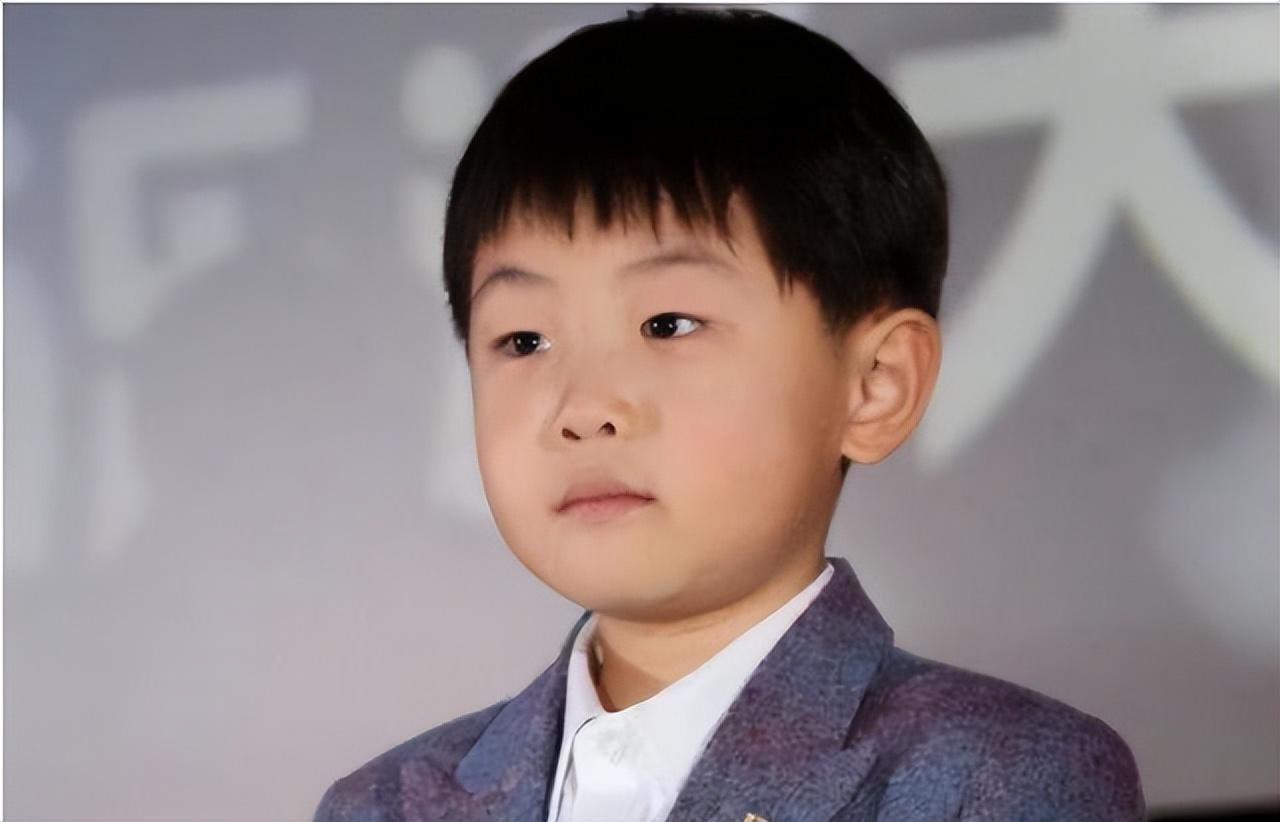 2013年,山东萌娃3岁成名,4岁上央视,5岁登春晚,现状如何?