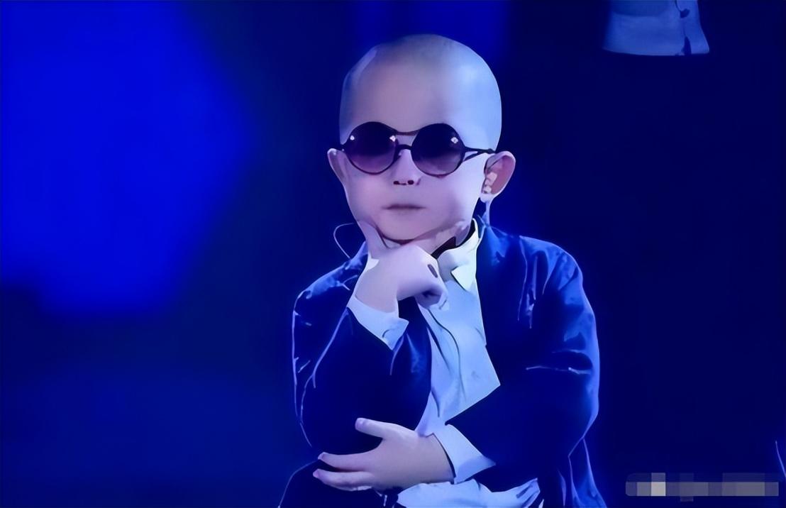 2003年,当时正值山东卫视的节目《我是大明星》正在海选.