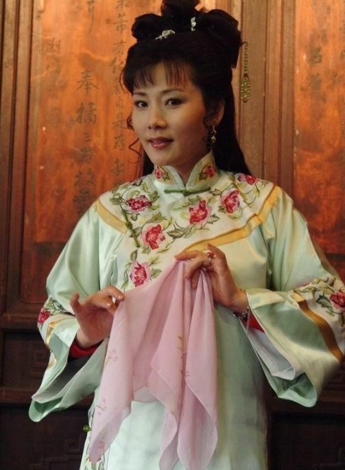 何赛飞我这辈子最正确的决定就是在25岁时嫁给了老师的儿子