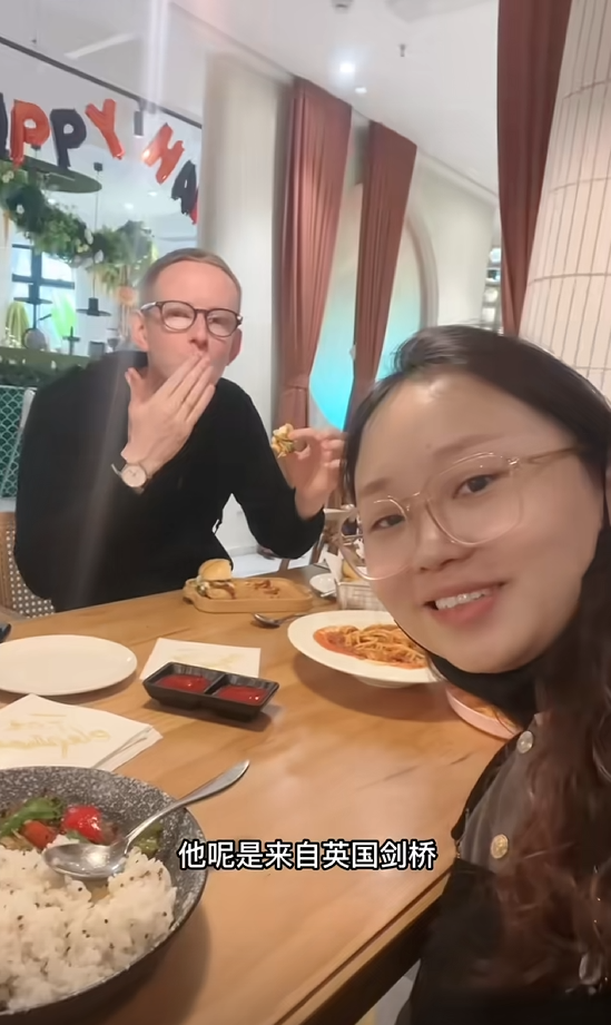 回顾小伙娶成都单亲妈妈孩子每年开销10万前夫哥没给过抚养费