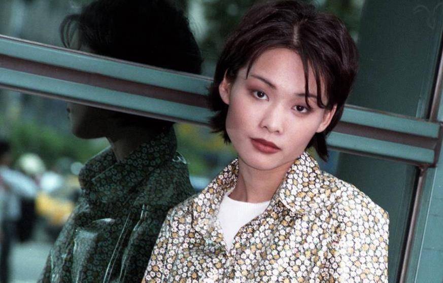 回顾许美静受到多么严重的打击和伤害才让她落到了如今的处境