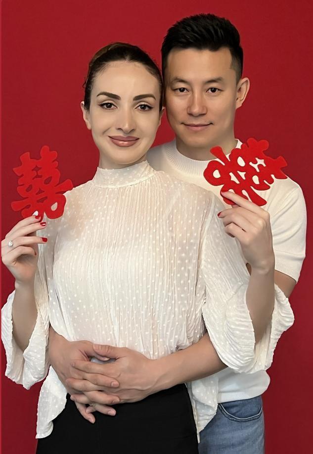 我是一位格鲁吉亚钢琴家音乐对我而言就如同生命一样重要来到中国这片