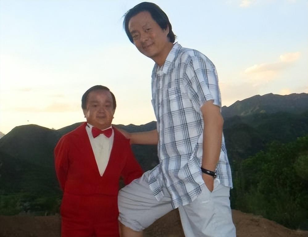 小阴蚀王张伸身高115米无戏可拍退圈被娇妻抛弃如今怎样