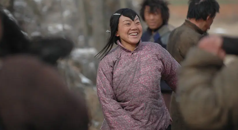 回顾8位戏里土得掉渣的村姑现实中原来这么美反差大认不出