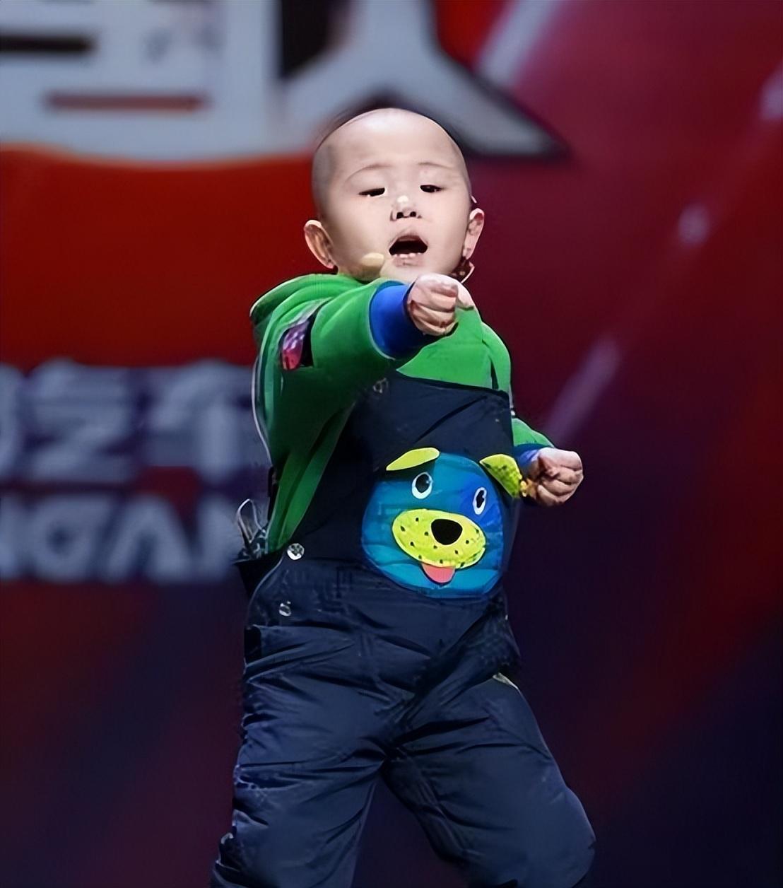 回顾张峻豪:3岁成名,5岁上春晚,如今13岁的他仍是父母的骄傲