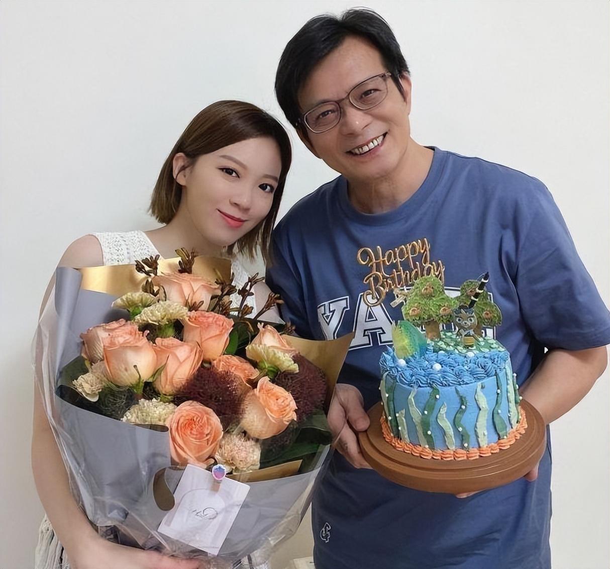 可惜梁洁华还是没有躲过病魔,2020年去世之后黄日华曾许下不会再娶的