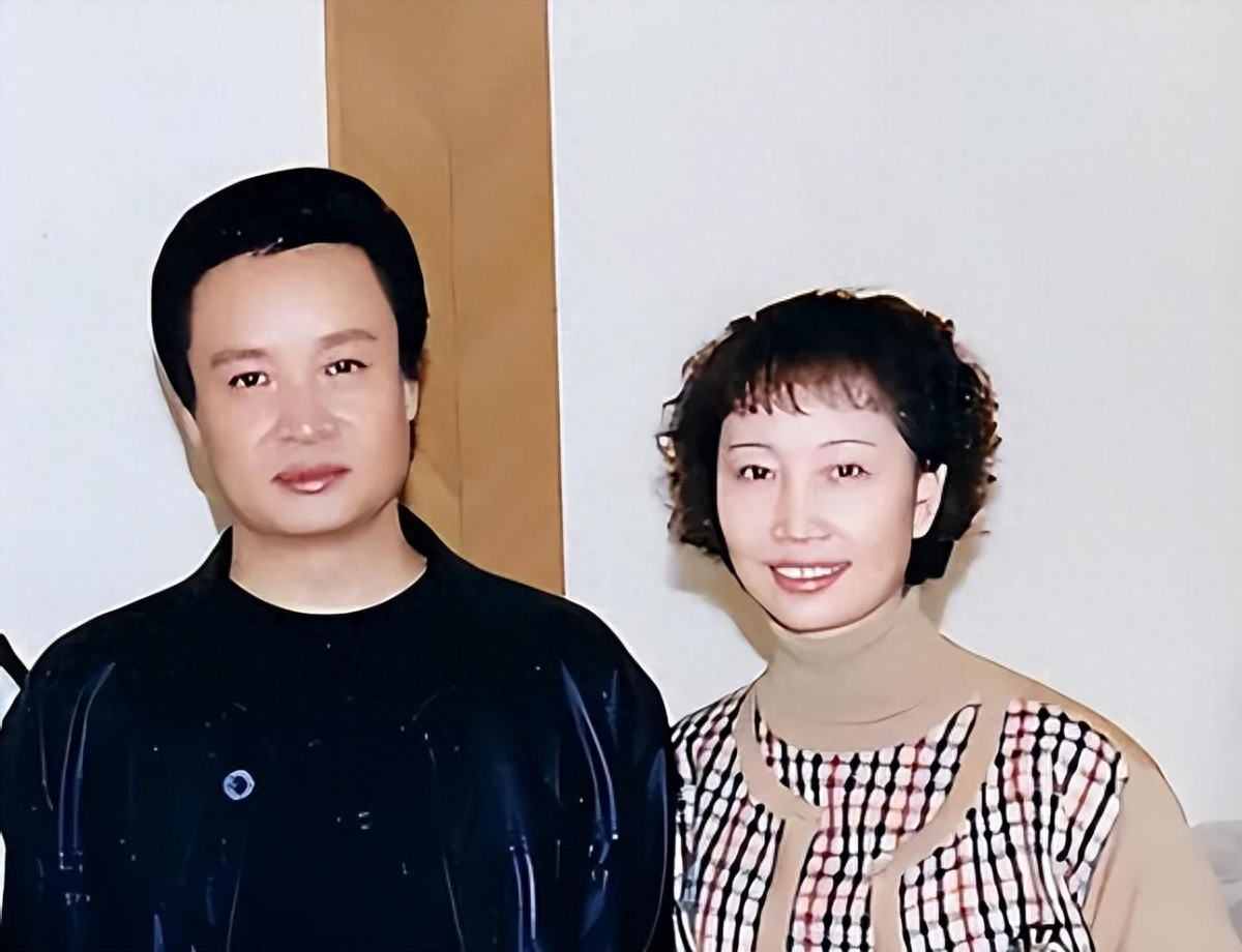 回顾阎维文25岁娶初恋陪妻子抗癌30年相濡以沫39年