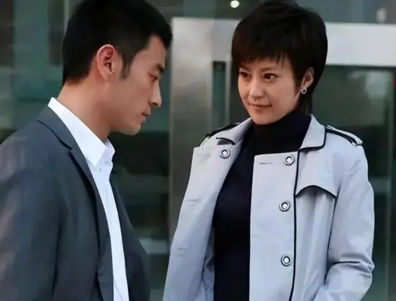 郝蕾不贪名利只贪爱一波三折仍自在与一双儿子生活很幸福