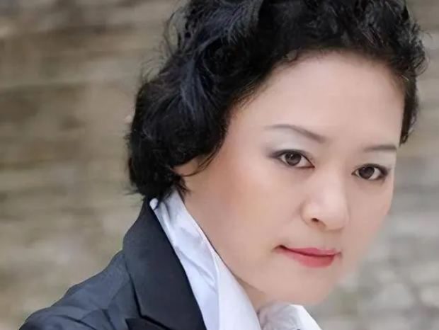 回顾:金炜玲为何会被一封信终止音乐路?又是如何沦落到街头卖唱的