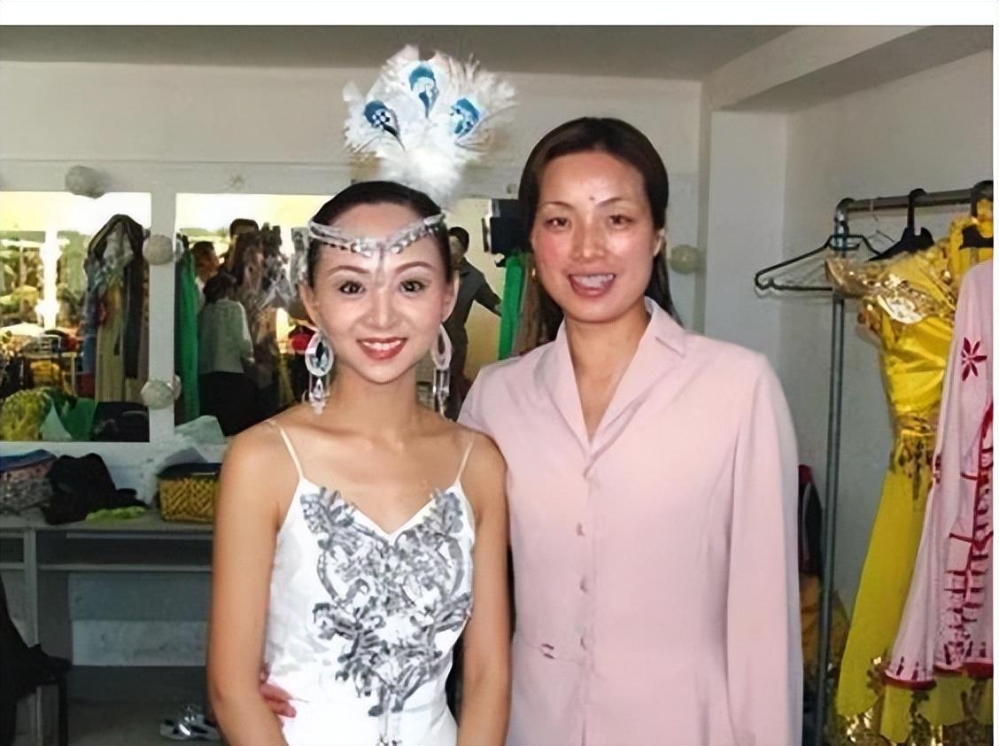 过她的富二代,一直单身未婚,他顶住爸妈催婚压力,心里始终装着邰丽华