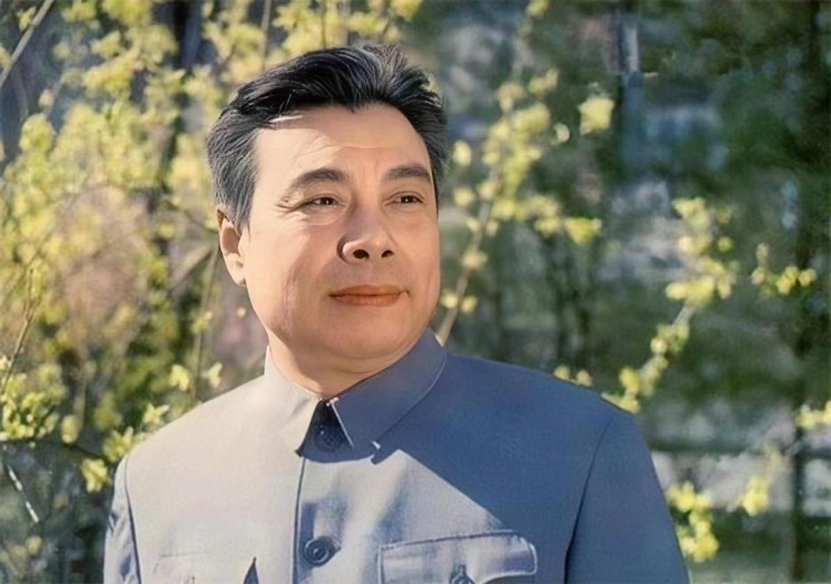 回顾李仁堂与妻子恩爱一生病逝20年后遗孀的选择让人泪目