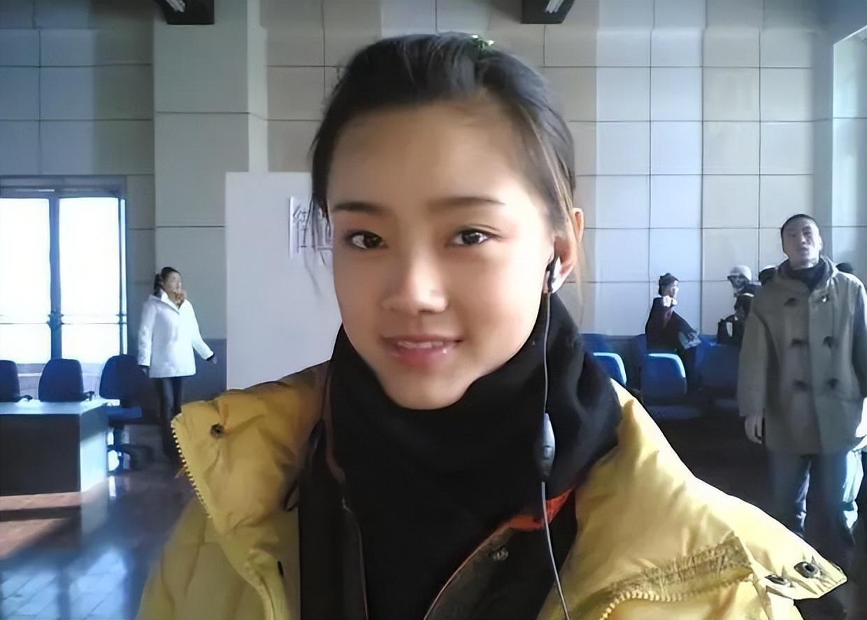 回顾曹佳睿被赵本山力捧拒绝参加饭局离开37岁选择回乡种地