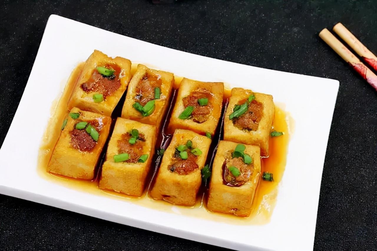 经历过底层生活的朱元璋,非常清楚大排筵宴会滋生腐败,也会让百姓苦不