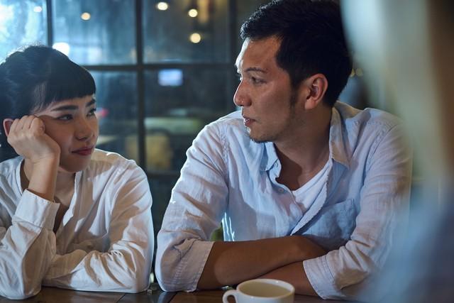 当年丈夫到城里打工一去不回18年后他意外归家我和儿子流泪了