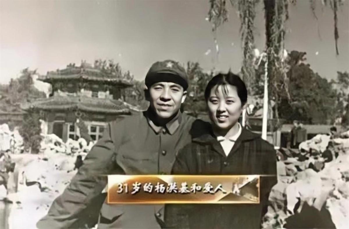 回顾杨洪基31岁娶初恋52岁凭滚滚长江东逝水走红幸福美满