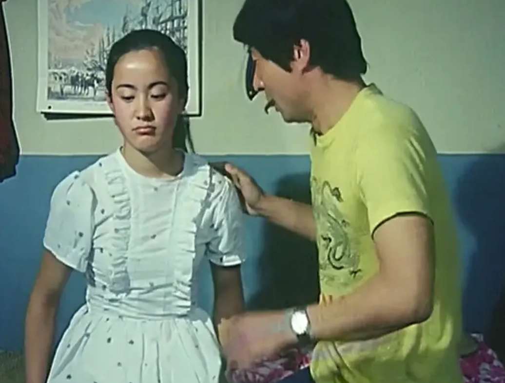 回顾剧雪前夫因病去世55岁无婚姻无子女不愿在演艺圈拍戏