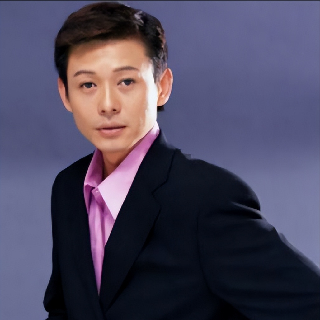 回顾程前被误解的央视主持人借钱给养母买房现在人生状况怎样