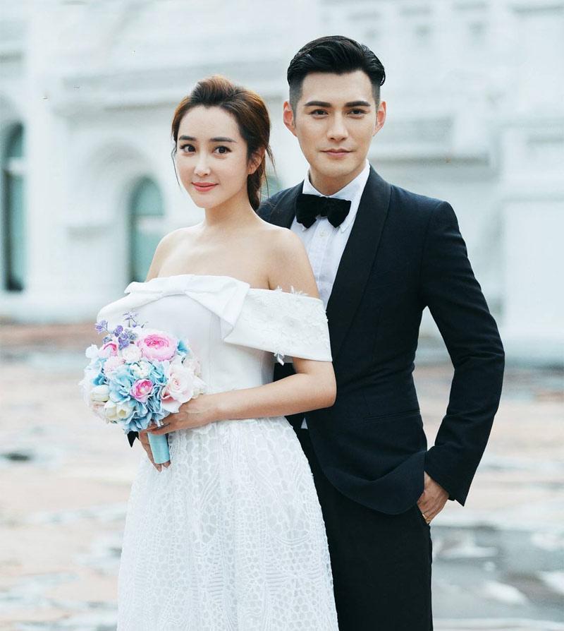 2009年,严屹宽在机场偶遇比自己小6岁的师妹杜若溪,对她一见钟情.