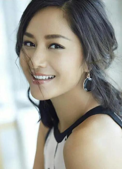 回顾瞿颖:被张亚东消耗11年青春,50岁未婚背后的苦与泪