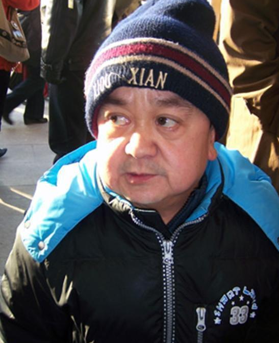 小阴蚀王张伸身高115米无戏可拍退圈被娇妻抛弃如今怎样