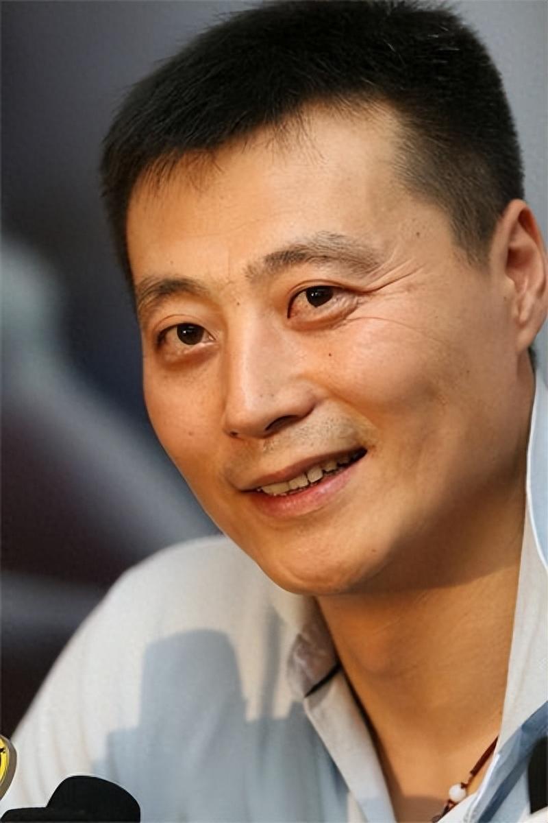 回顾任程伟花9元在地下室娶了初恋成名后只换房子不换糟糠妻