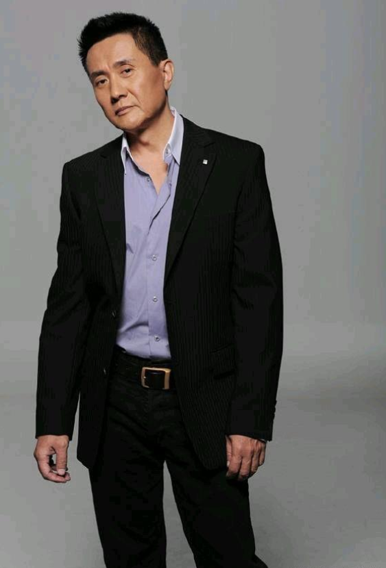 回顾张志坚与初恋妻子双向奔赴30多年62岁再翻红今幸福美满