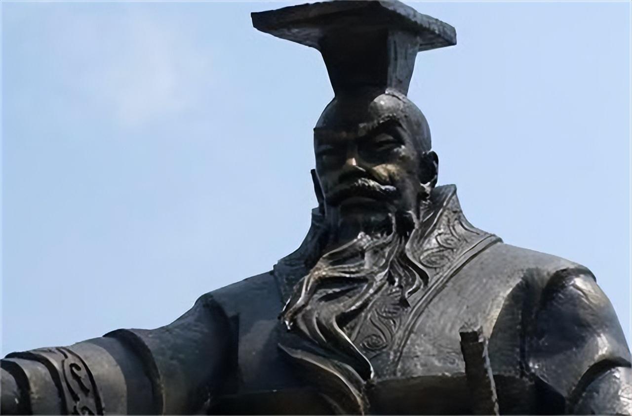 齐庄公被大臣扶持上位却强占其妻子为侮辱他把帽子赏赐给别人