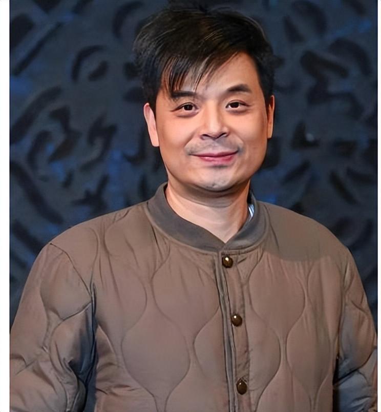 不久后,傅迦有幸与著名演员宋丹丹合作话剧《白鹿原》.