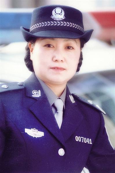 她任公安局长的三年时间里,破获各类刑事案件3000多起