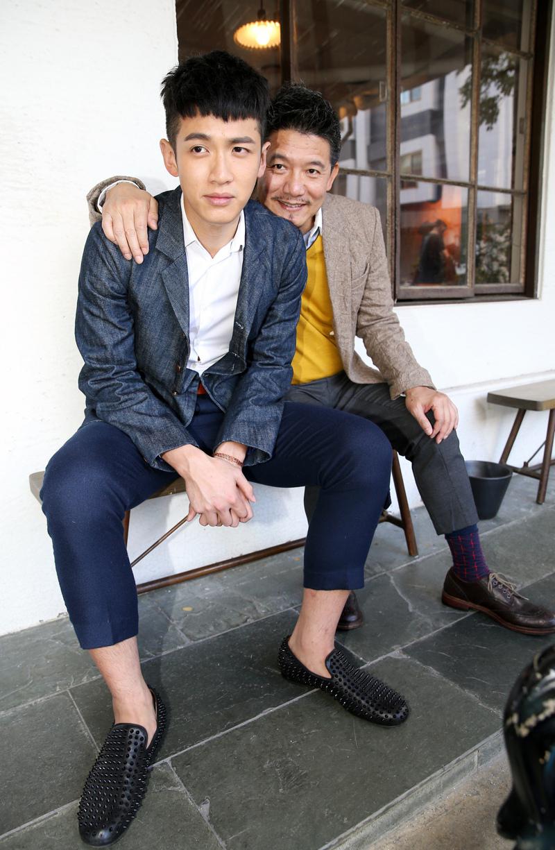 柯震东的父亲成受灾户,晒出震后照