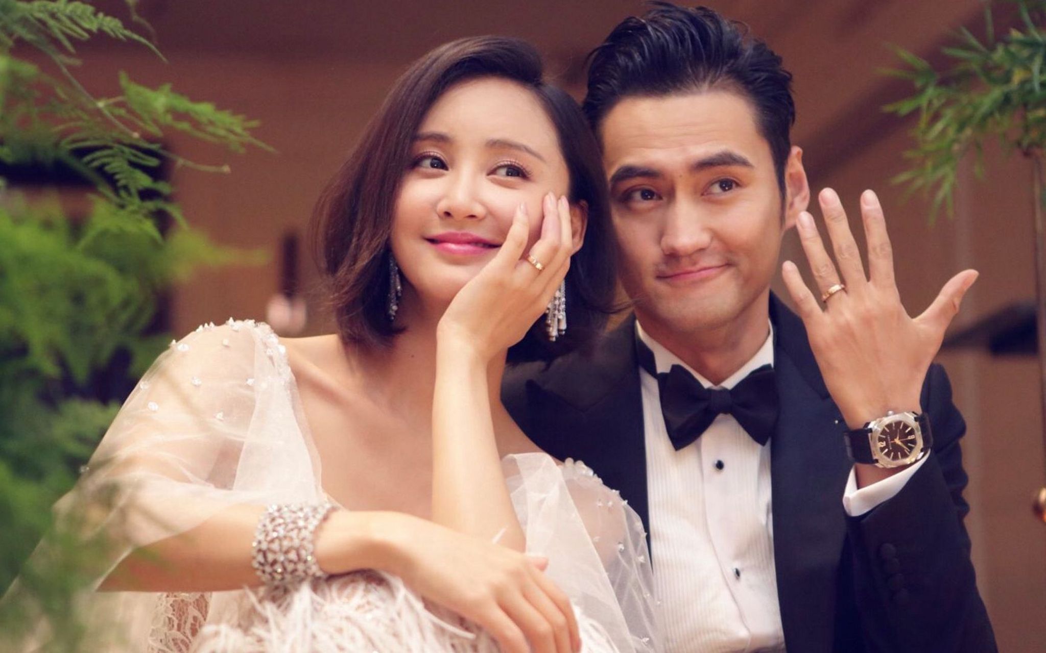 4月6日,袁弘和张歆艺夫妇因为一张在社交平台晒出的旅游照火了起来.