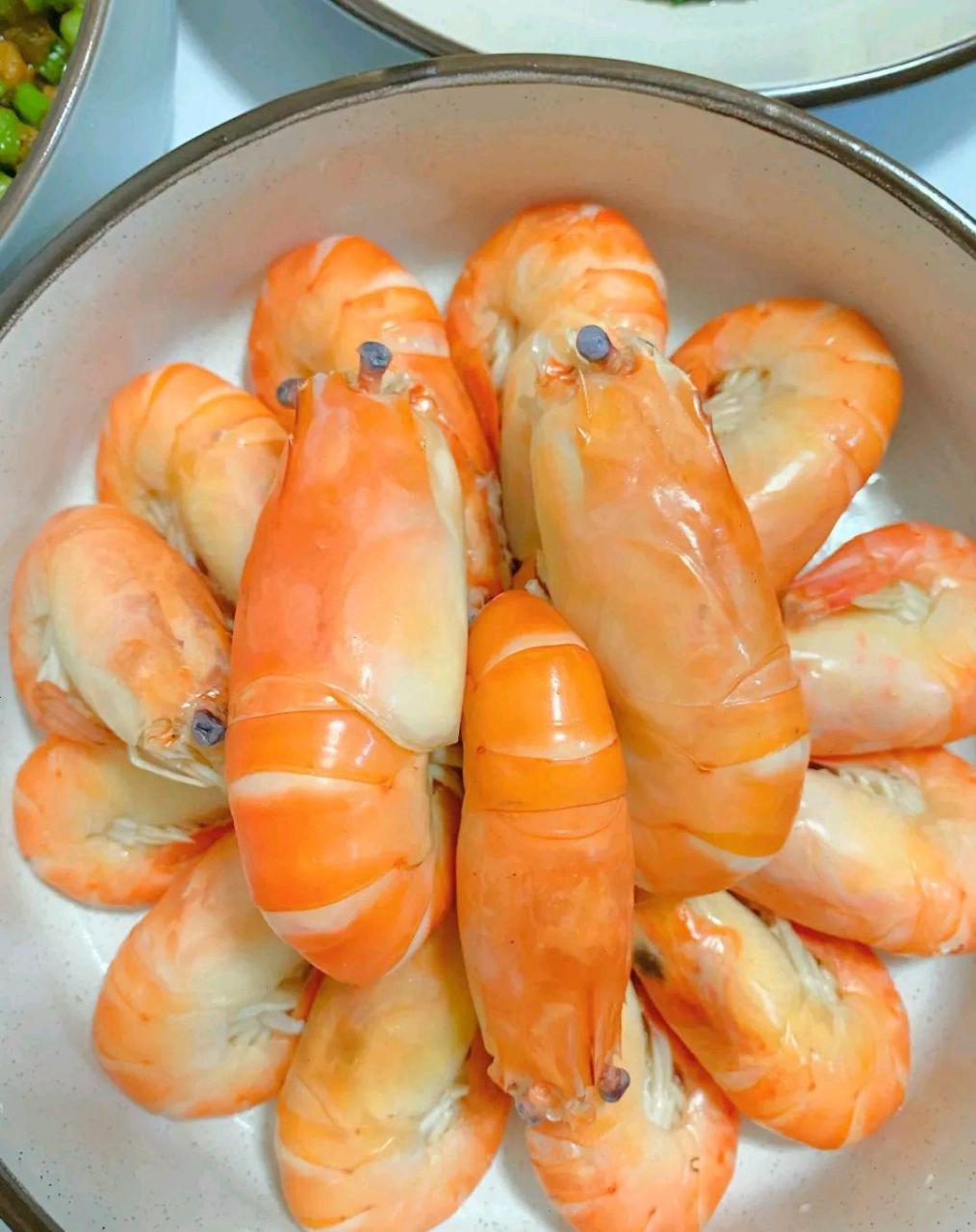 白灼罗氏虾,豆角炒肉末,清炒奶白菜 98白灼罗氏虾 罗氏虾清理干净