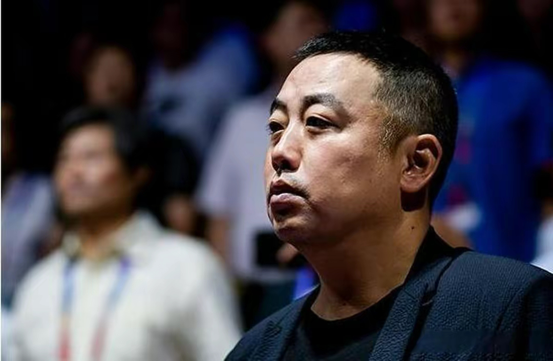 家境富裕的梁靖崑,把冠军奖金捐还给教练组,这样的做法欠缺考虑