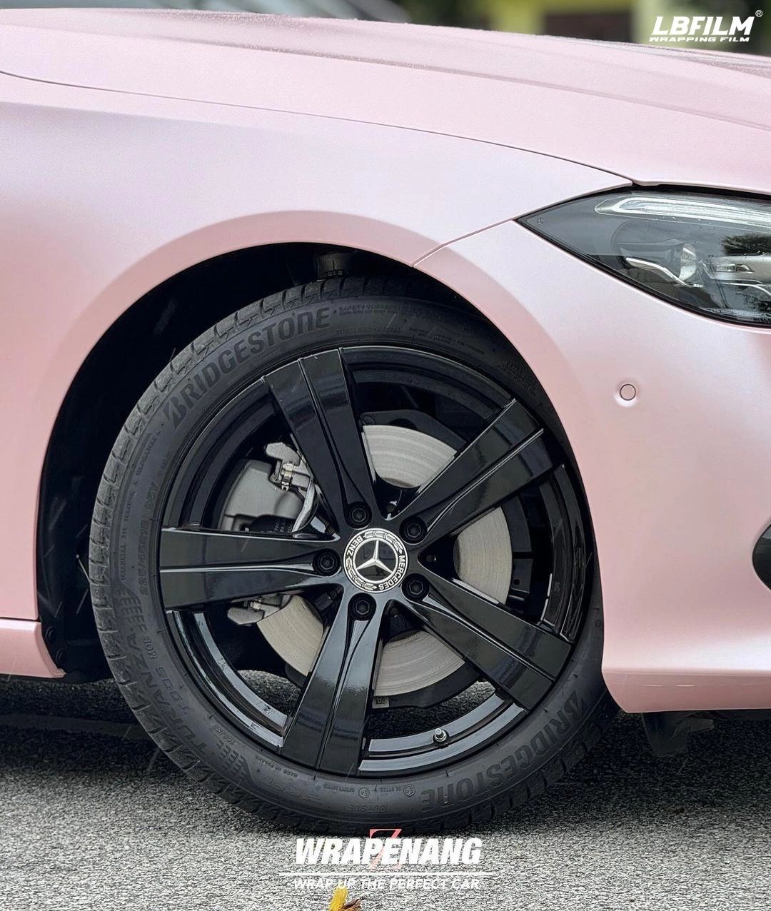 奔驰lb改色膜电光金属樱花粉,简直不要太美了