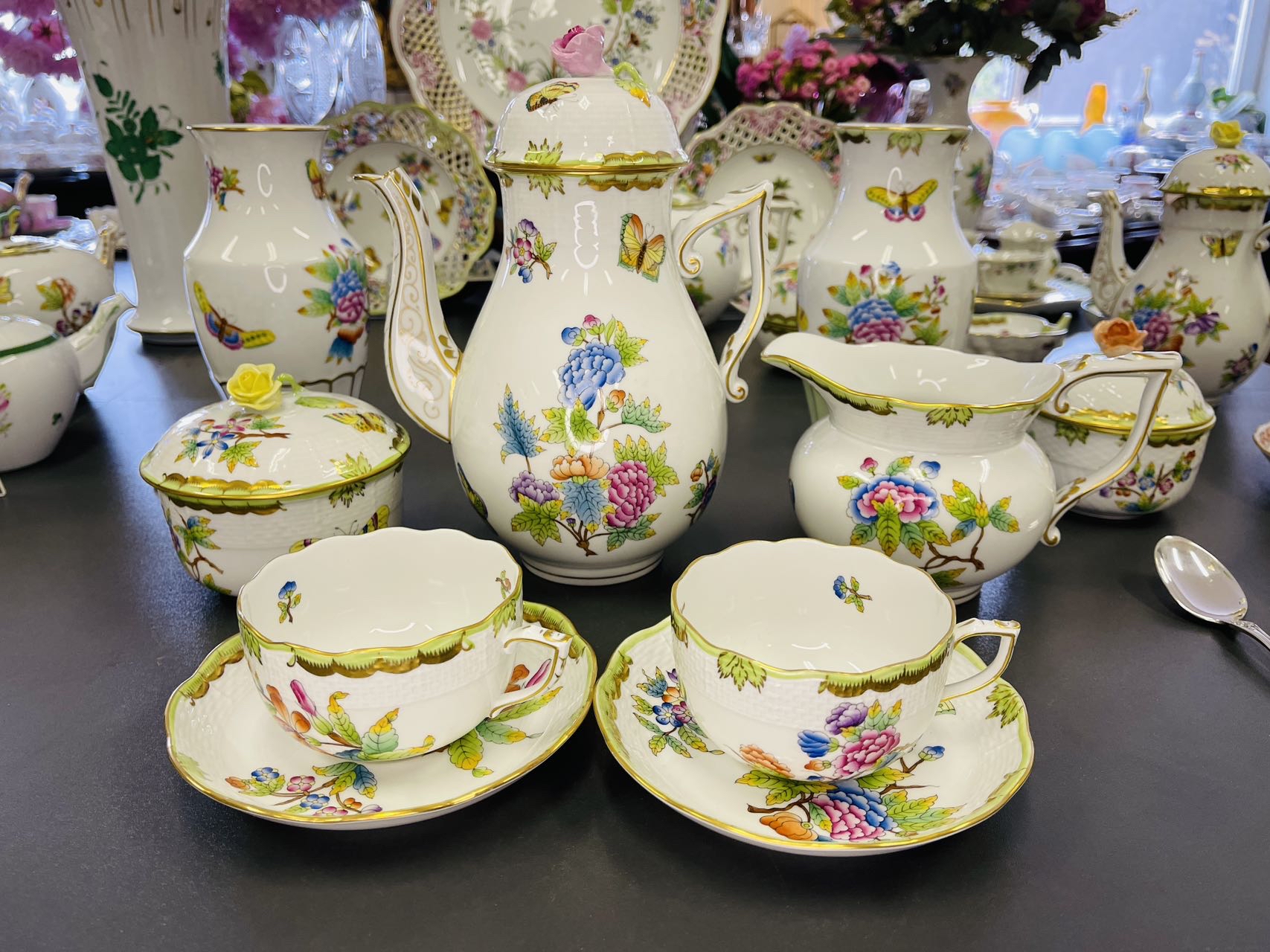 精美的赫伦瓷器集合